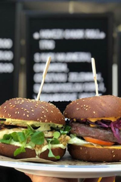 Zajistíme pro vás skvělou letní párty s burgery, firemní akci i svatbu na míru